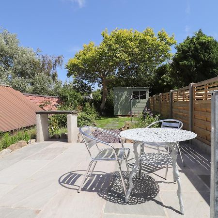 Vila Morawel Fach Newport  Exteriér fotografie