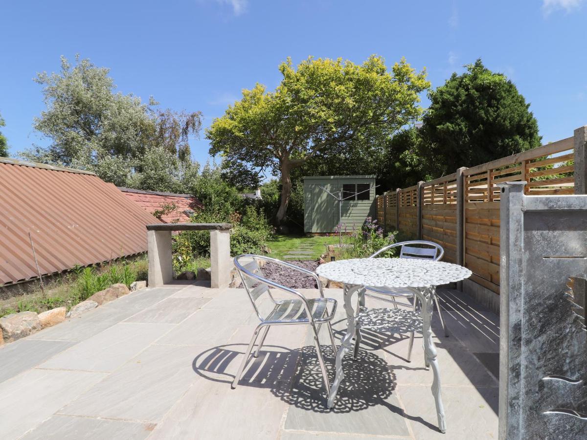 Vila Morawel Fach Newport  Exteriér fotografie